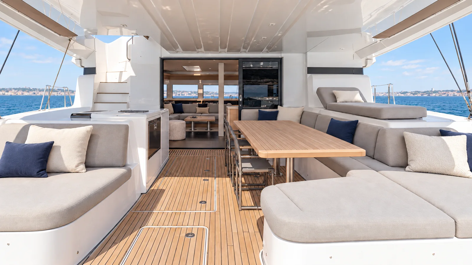 Lagoon 55 — Aft cockpit, Cascais Marina