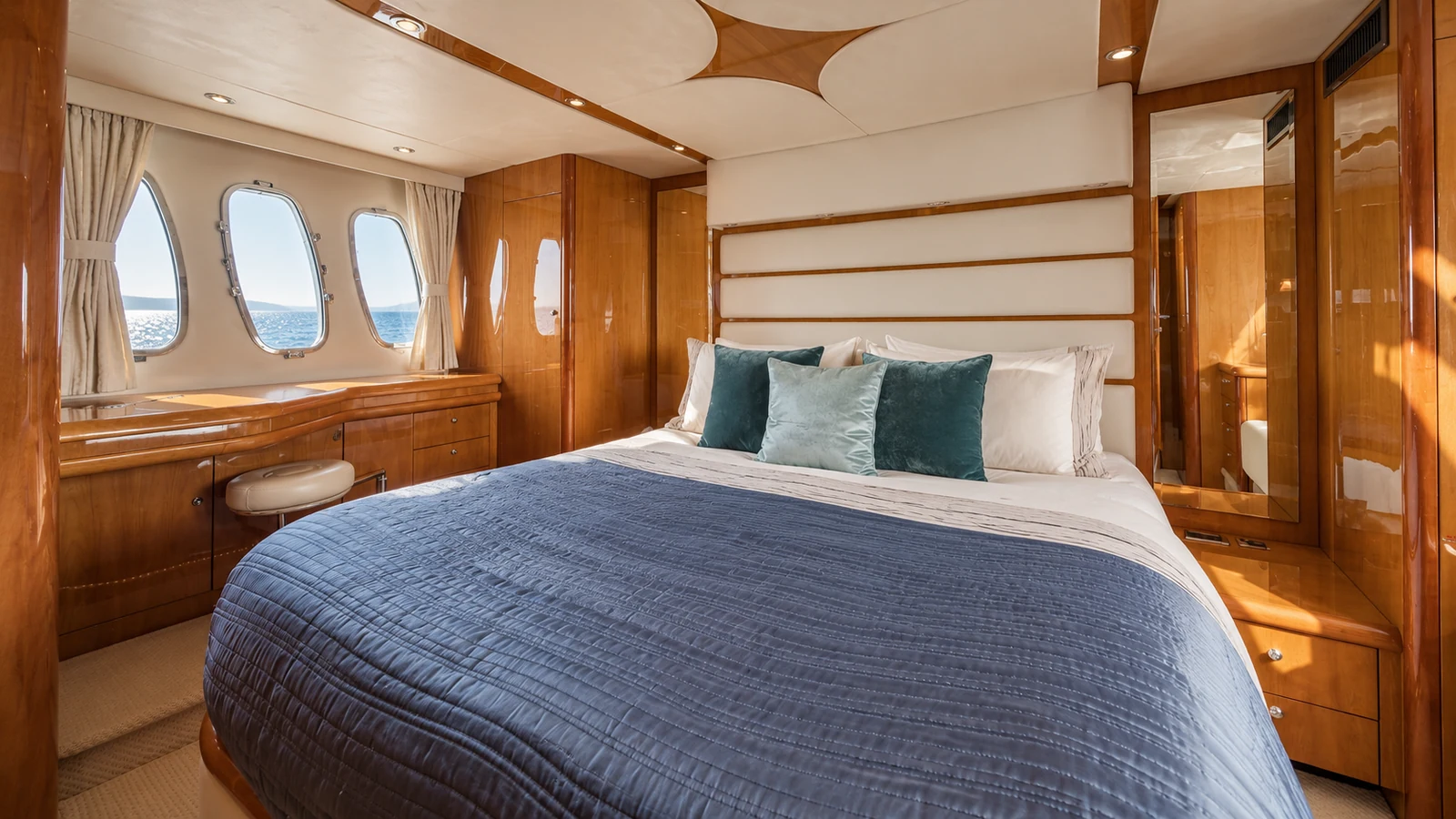 Sunseeker Predator 68 — REHAB — Master double cabin